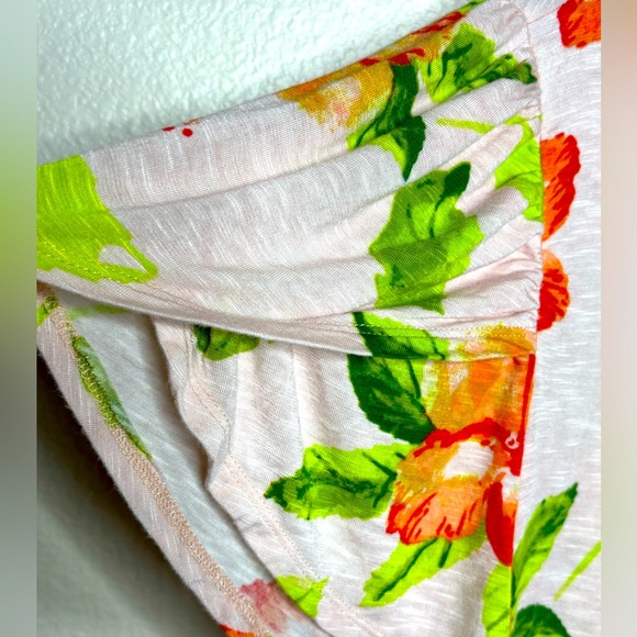 LulaRoe Orange Floral Short Sleeve Top - Picture 3 of 4